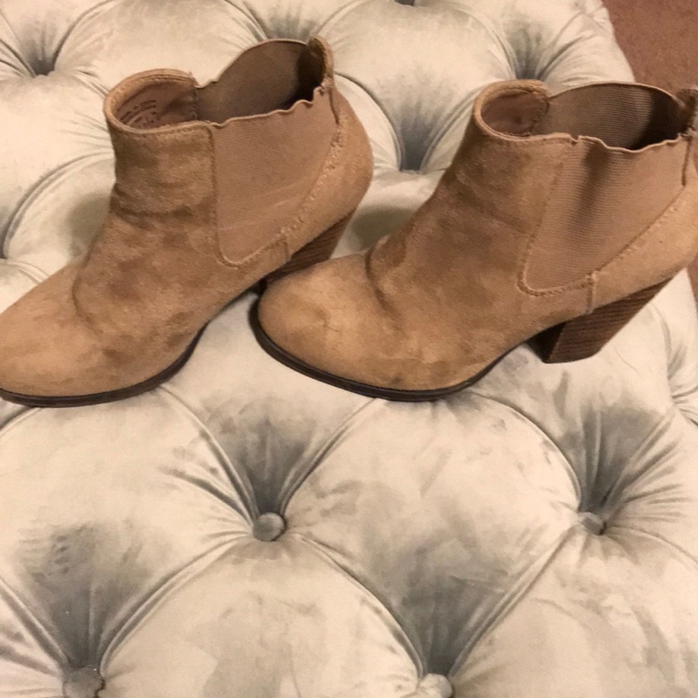 Taupe bootie